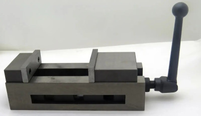 Лещата верстатні високоточні 160 мм